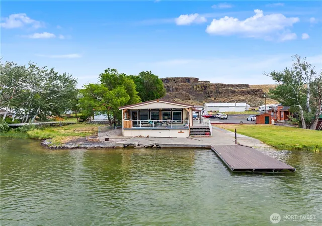 Photo 3 of Manufactured home for sale at 31232 Ne A3 Rd, Coulee City, WA 99115 | MLS# NWM2546994 | Listing updated on 2026-09-22