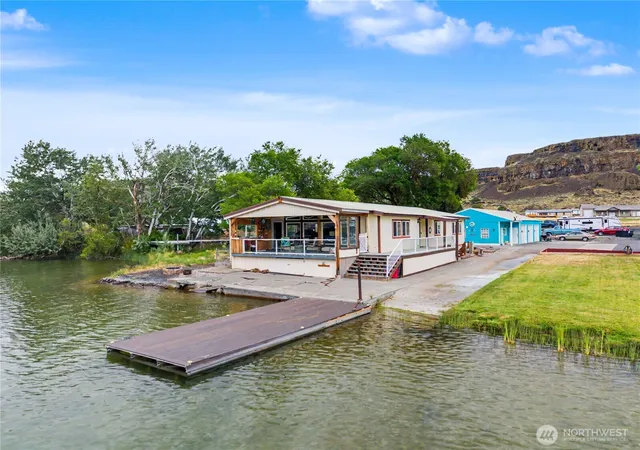 Photo 3 of Manufactured home for sale at 31232 NE A3 Rd, Coulee City, WA 99115 | MLS# NWM2546994 | Listing updated on 2026-09-22
