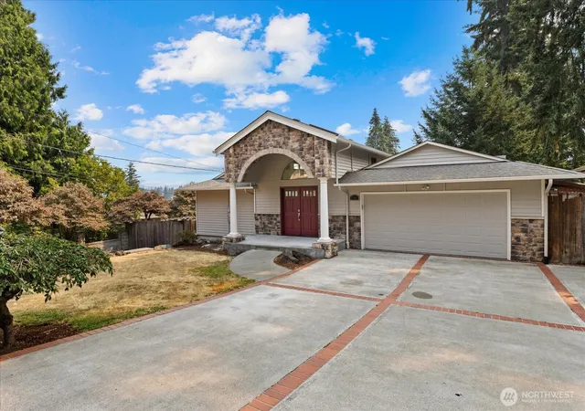 Photo 3 of Single family home for sale at 1704 154th Avenue Se, Bellevue, WA 98007 | MLS# NWM2547026 | Listing updated on 2026-09-25