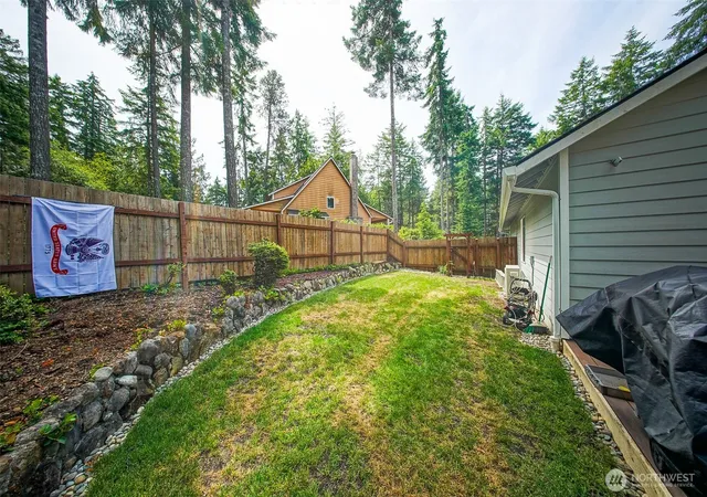 Photo 4 of Single family home for sale at 161 E Tenby Way, Shelton, WA 98584 | MLS# NWM2547031 | Listing updated on 2026-09-22