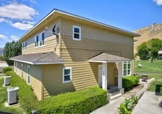 Photo 2 of Townhouse for sale at 23041 Nw Sunserra Loop #C-03, Quincy, WA 98848 | MLS# NWM2547042 | Listing updated on 2026-09-22