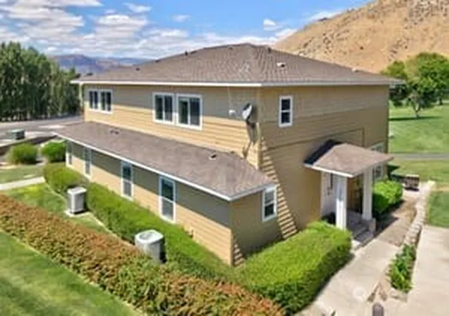 Photo 3 of Townhouse for sale at 23041 NW Sunserra Loop #C-03, Quincy, WA 98848 | MLS# NWM2547042 | Listing updated on 2026-09-22