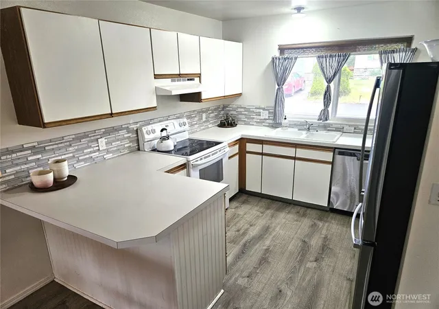 Photo 4 of Condo for sale at 1515 Ocean Beach Blvd #202, Long Beach, WA 98631 | MLS# NWM2547044 | Listing updated on 2026-09-22