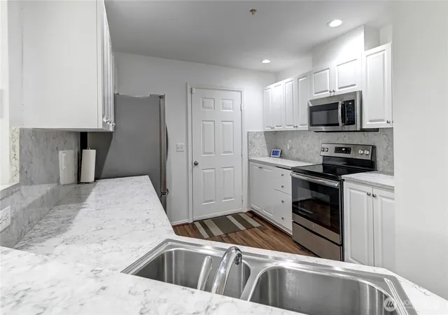 Photo 3 of Condo for sale at 2174 Newport Way NW #4-6, Issaquah, WA 98027 | MLS# NWM2547057 | Listing updated on 2026-10-02