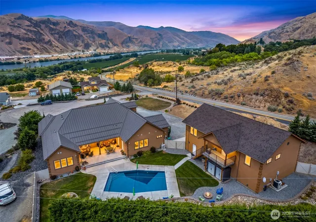 Photo 1 of Single family home for sale at 262 42nd Court Nw, East Wenatchee, WA 98802 | MLS# NWM2547073 | Listing updated on 2026-10-02