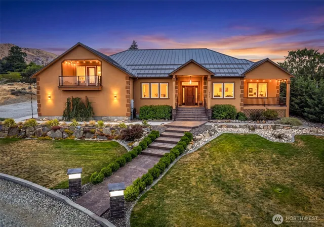 Photo 3 of Single family home for sale at 262 42nd Court Nw, East Wenatchee, WA 98802 | MLS# NWM2547073 | Listing updated on 2026-10-02