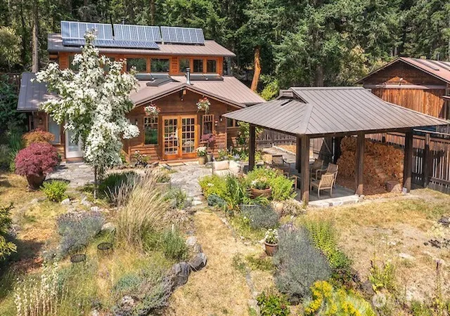Photo 2 of Single family home for sale at 85 Moki Rd, Orcas, WA 98280 | MLS# NWM2547123 | Listing updated on 2026-09-19