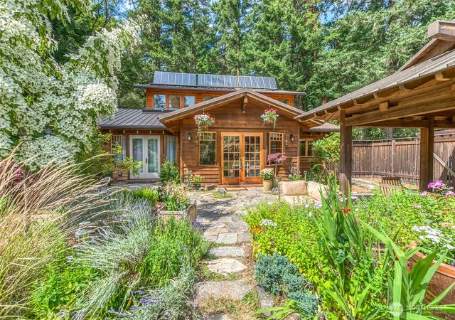 Photo 3 of Single family home for sale at 85 Moki Rd, Orcas, WA 98280 | MLS# NWM2547123 | Listing updated on 2026-09-19