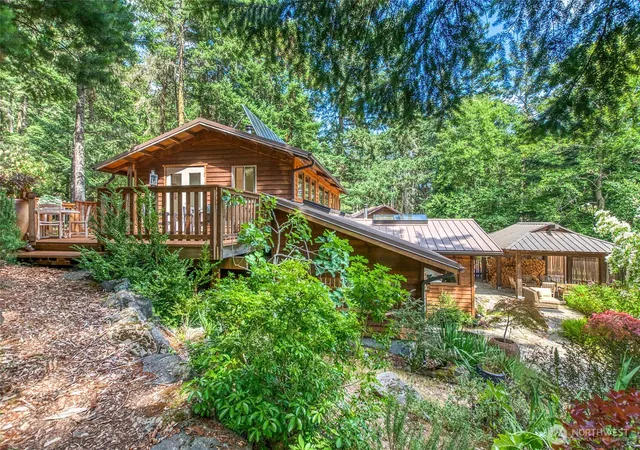 Photo 4 of Single family home for sale at 85 Moki Rd, Orcas, WA 98280 | MLS# NWM2547123 | Listing updated on 2026-09-19