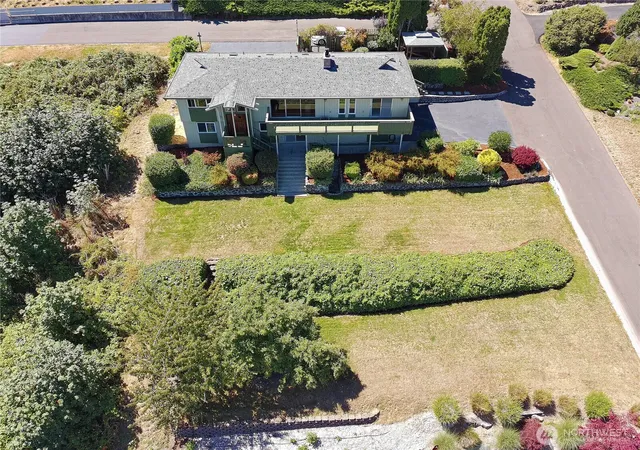 Photo 2 of Single family home for sale at 7912 Se Puget Hts Ln, Port Orchard, WA 98366 | MLS# NWM2547135 | Listing updated on 2026-10-02
