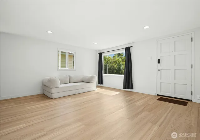 Photo 3 of Condo for sale at 9520 2nd Avenue NW, Seattle, WA 98117 | MLS# NWM2547144 | Listing updated on 2026-09-30
