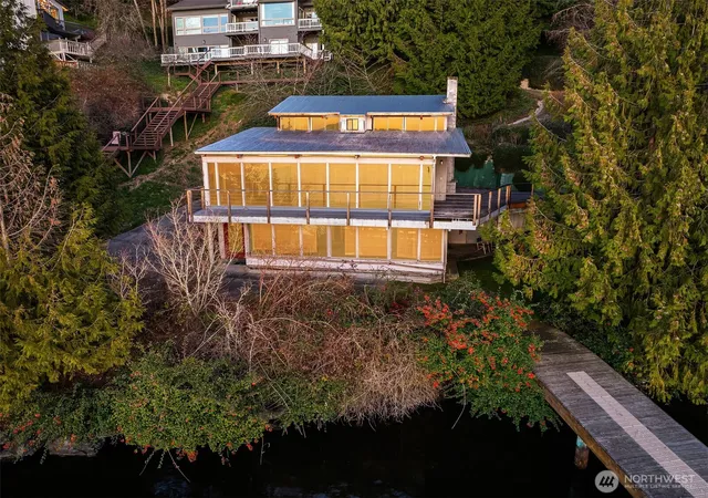 Photo 3 of Single family home for sale at 8001 W Mercer St, Mercer Island, WA 98040 | MLS# NWM2547263 | Listing updated on 2026-09-22