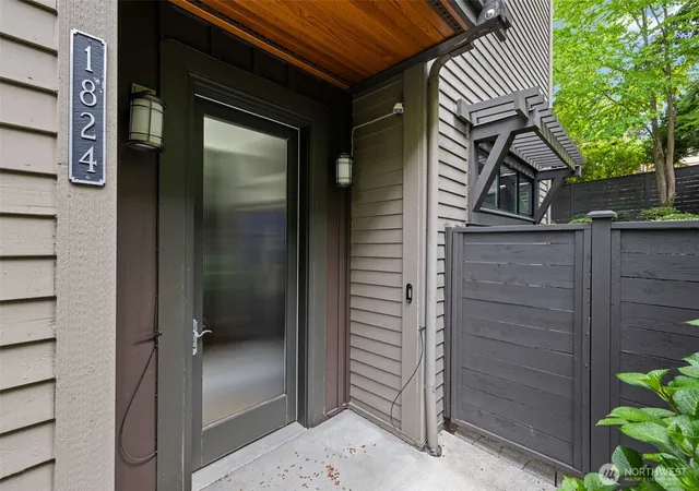 Photo 3 of Townhouse for sale at 1824 Market St, Kirkland, WA 98033 | MLS# NWM2547304 | Listing updated on 2026-09-22