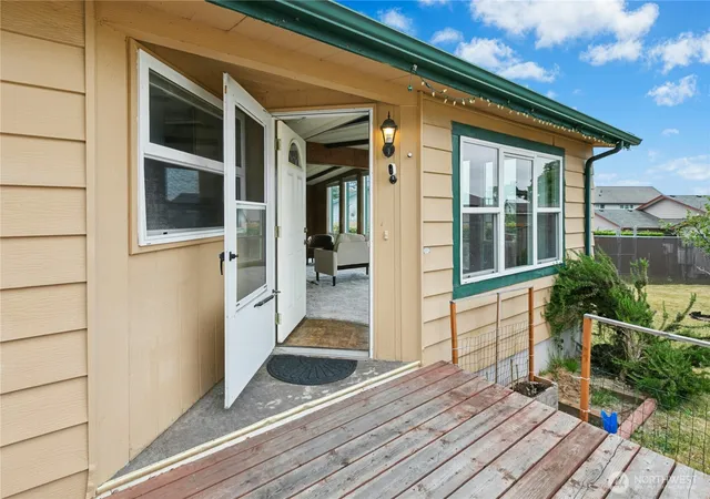 Photo 3 of Manufactured home for sale at 801 Walker Ave, Oak Harbor, WA 98277 | MLS# NWM2547314 | Listing updated on 2026-09-22