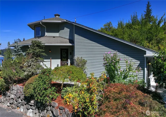 Photo 4 of Single family home for sale at 6921 120th Street NW, Gig Harbor, WA 98332 | MLS# NWM2547317 | Listing updated on 2026-09-23