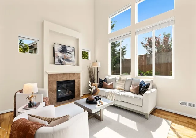 Photo 3 of Sale Pending at 27337 214th Terrace SE, Maple Valley, WA 98038 | MLS# NWM2547353 | Listing updated on 2026-09-20