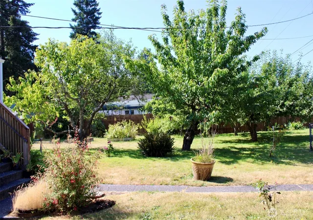 Photo 3 of Sale Pending at 1734 Snyder Ave, Bremerton, WA 98312 | MLS# NWM2547356 | Listing updated on 2026-08-27