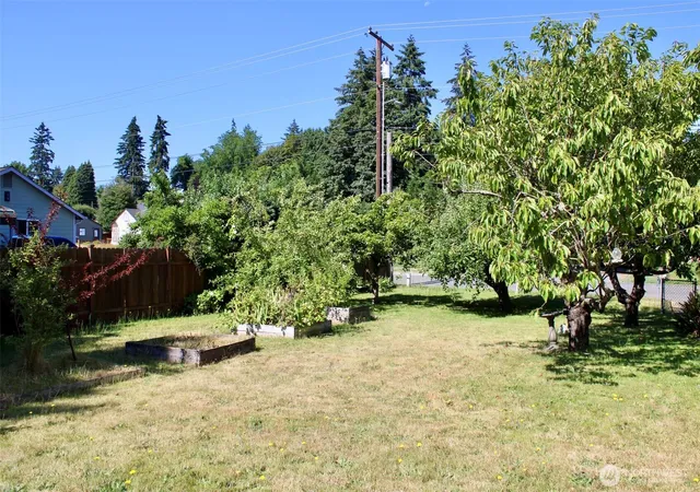 Photo 3 of Sale Pending at 1734 Snyder Ave, Bremerton, WA 98312 | MLS# NWM2547356 | Listing updated on 2026-08-27