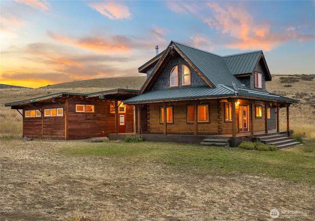 Photo 4 of Single family home for sale at 135 Hamilton Ranch Loop, Winthrop, WA 98862 | MLS# NWM2547378 | Listing updated on 2026-09-27