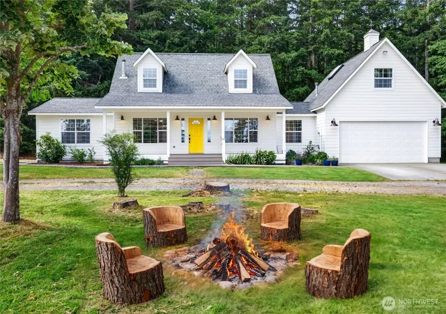 Photo 1 of Single family home for sale at 955 Doyle Ln, Oak Harbor, WA 98277 | MLS# NWM2547386 | Listing updated on 2026-09-28