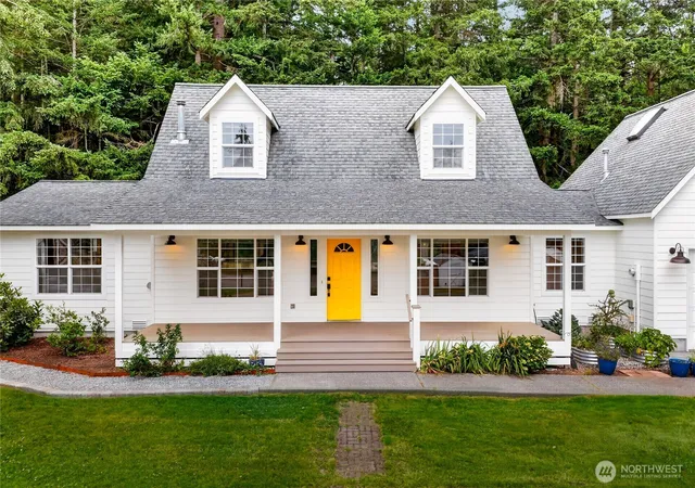 Photo 2 of Single family home for sale at 955 Doyle Ln, Oak Harbor, WA 98277 | MLS# NWM2547386 | Listing updated on 2026-09-28