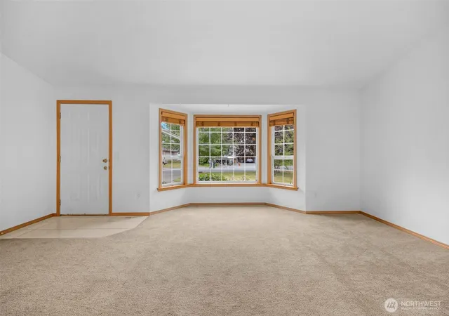 Photo 4 of Sale Pending at 5119 113th Place NE, Marysville, WA 98271 | MLS# NWM2547396 | Listing updated on 2026-09-25