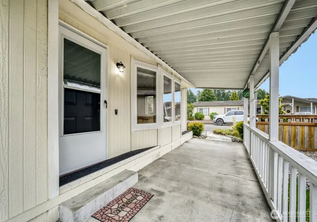 Photo 4 of Manufactured home for sale at 1402 22nd Street NE #559, Auburn, WA 98002 | MLS# NWM2547405 | Listing updated on 2026-09-22