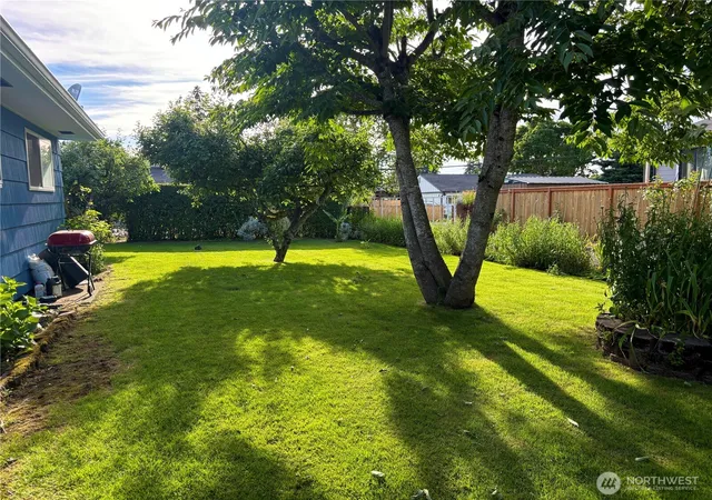 Photo 4 of Single family home for sale at 1323 Violet Meadow St S, Tacoma, WA 98444 | MLS# NWM2547460 | Listing updated on 2026-09-22