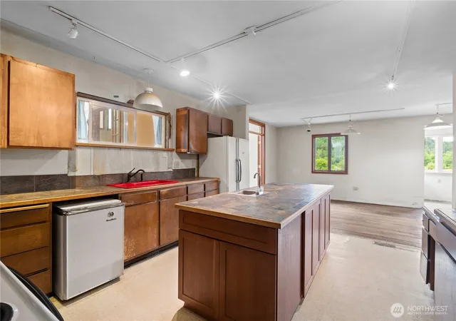 Photo 3 of Single family home for sale at 15593 State Route 9, Mount Vernon, WA 98274 | MLS# NWM2547468 | Listing updated on 2026-09-22