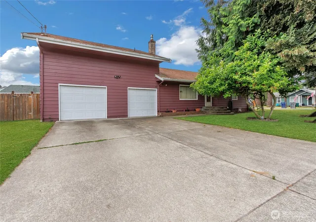 Single family home for sale at 327 Chicago Blvd S, Pacific, WA 98047 | MLS# NWM2547480
