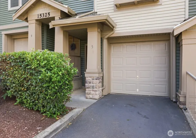 Photo 3 of Sale Pending at 15325 Se 155th Place #J5, Renton, WA 98058 | MLS# NWM2547504 | Listing updated on 2026-09-21
