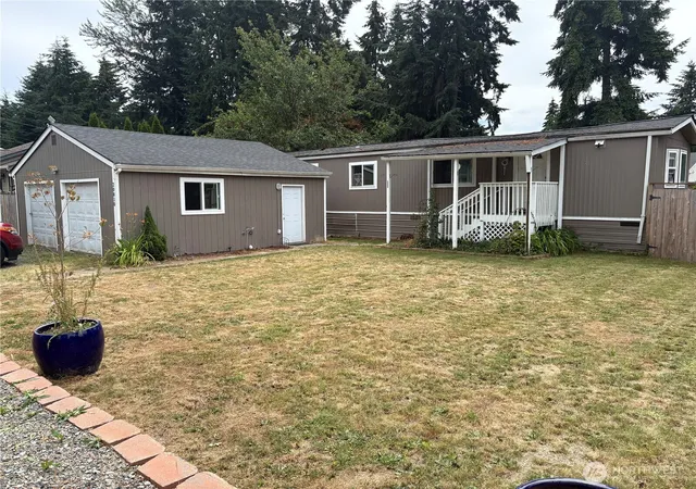 Photo 17 of Manufactured home for sale at 20810 108th Street E, Bonney Lake, WA 98391 | MLS# NWM2547545 | Listing updated on 2026-10-07