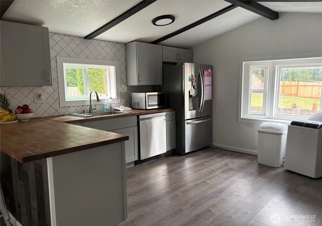Photo 3 of Manufactured home for sale at 20810 108th Street E, Bonney Lake, WA 98391 | MLS# NWM2547545 | Listing updated on 2026-09-22