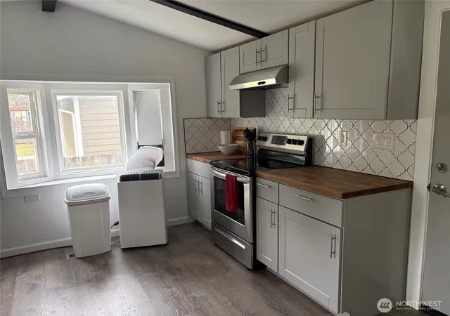 Photo 4 of Manufactured home for sale at 20810 108th Street E, Bonney Lake, WA 98391 | MLS# NWM2547545 | Listing updated on 2026-09-22