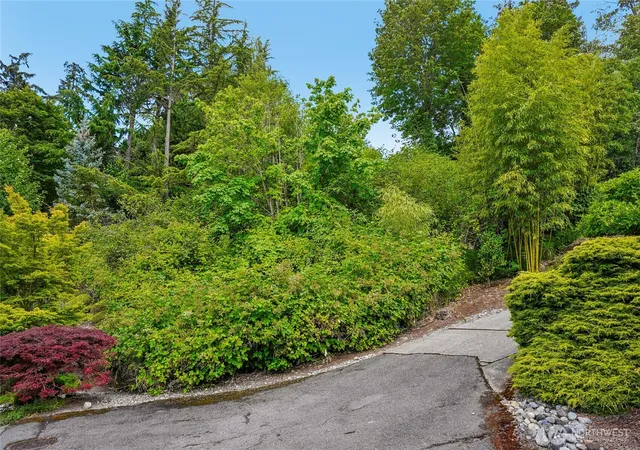 Photo 1 of Land for sale at 8114 W Mercer Way, Mercer Island, WA 98040 | MLS# NWM2547549 | Listing updated on 2026-09-23