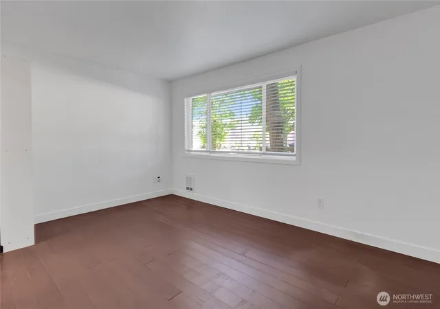 Photo 3 of Condo for sale at 417 23rd Avenue #1, Seattle, WA 98122 | MLS# NWM2547569 | Listing updated on 2026-09-22