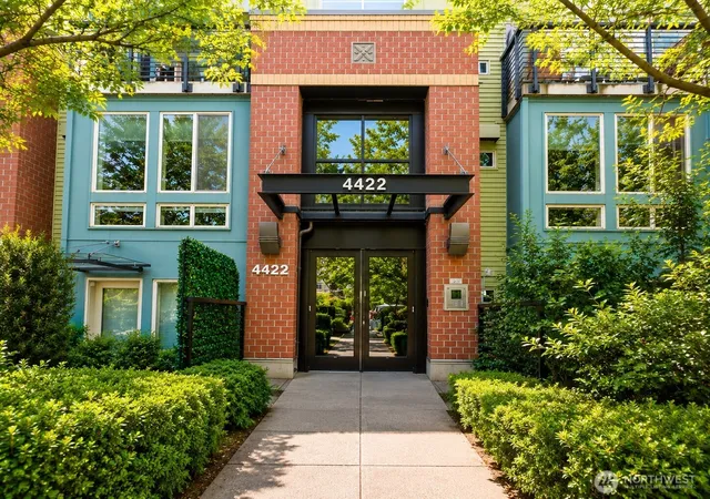 Photo 2 of Sale Pending at 4422 Bagley Ave N #204, Seattle, WA 98103 | MLS# NWM2547585 | Listing updated on 2026-09-23