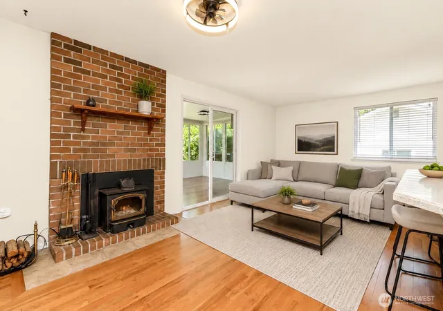 Photo 3 of Sale Pending at 2904 Briarwood Ct S, Puyallup, WA 98374 | MLS# NWM2547596 | Listing updated on 2026-10-21
