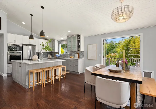 Photo 1 of Sale Pending at 7563 Ne Emerald Way, Bainbridge Island, WA 98110 | MLS# NWM2547649 | Listing updated on 2026-09-29