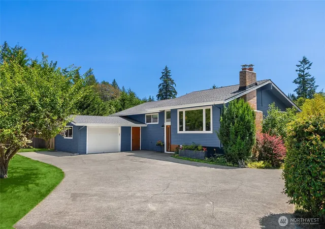 Photo 3 of Sale Pending at 7563 Ne Emerald Way, Bainbridge Island, WA 98110 | MLS# NWM2547649 | Listing updated on 2026-09-29