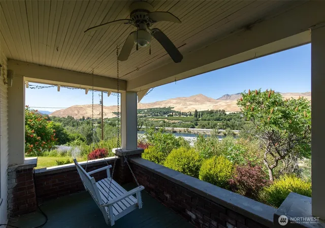 Photo 3 of Single family home for sale at 2115 Sleepy Holw Rd, Wenatchee, WA 98801 | MLS# NWM2547653 | Listing updated on 2026-09-26