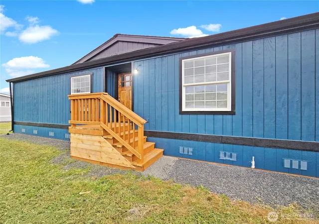 Photo 1 of Manufactured home for sale at 157 Nix Ln, Centralia, WA 98531 | MLS# NWM2547666 | Listing updated on 2026-09-22