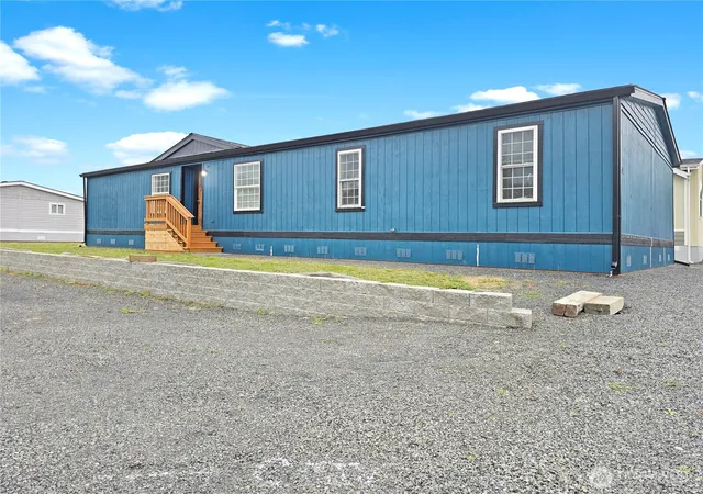 Photo 2 of Manufactured home for sale at 157 Nix Ln, Centralia, WA 98531 | MLS# NWM2547666 | Listing updated on 2026-09-22