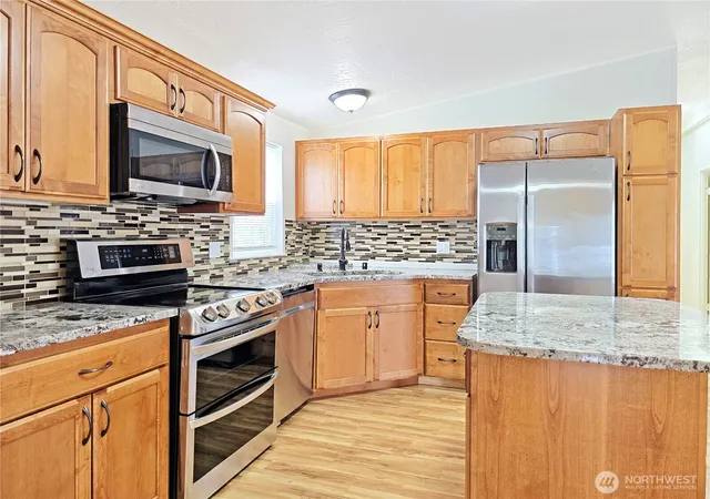 Photo 3 of Manufactured home for sale at 157 Nix Ln, Centralia, WA 98531 | MLS# NWM2547666 | Listing updated on 2026-09-22