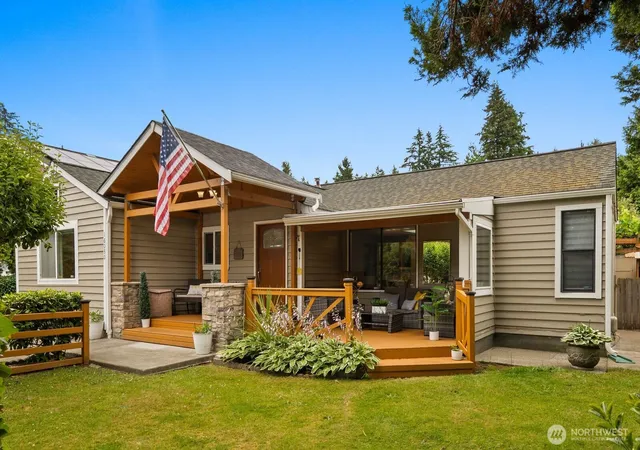 Photo 1 of Single family home for sale at 16030 12th Avenue Ne, Shoreline, WA 98155 | MLS# NWM2547672 | Listing updated on 2026-09-30
