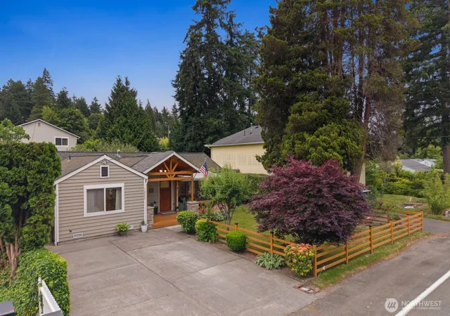 Photo 2 of Single family home for sale at 16030 12th Avenue Ne, Shoreline, WA 98155 | MLS# NWM2547672 | Listing updated on 2026-09-30