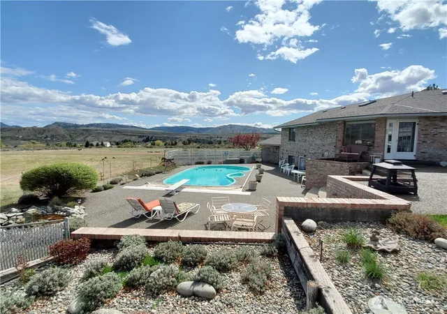 Photo 3 of Sale Pending at 32 Red Apple Dr, Omak, WA 98841 | MLS# NWM2547695 | Listing updated on 2026-09-28