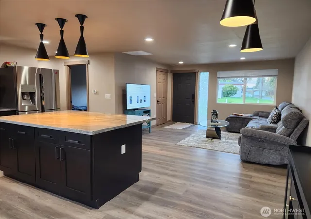 Photo 4 of Single family home for sale at 16405 NE 16th Place, Bellevue, WA 98008 | MLS# NWM2547845 | Listing updated on 2026-09-21