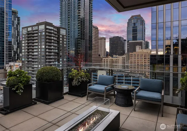 Photo 3 of Condo for sale at 99 Union St #1704, Seattle, WA 98101 | MLS# NWM2547881 | Listing updated on 2026-09-28