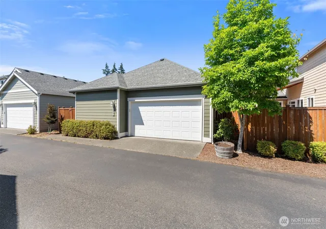 Photo 4 of Sale Pending at 4708 Durham St SE, Lacey, WA 98503 | MLS# NWM2547903 | Listing updated on 2026-10-02